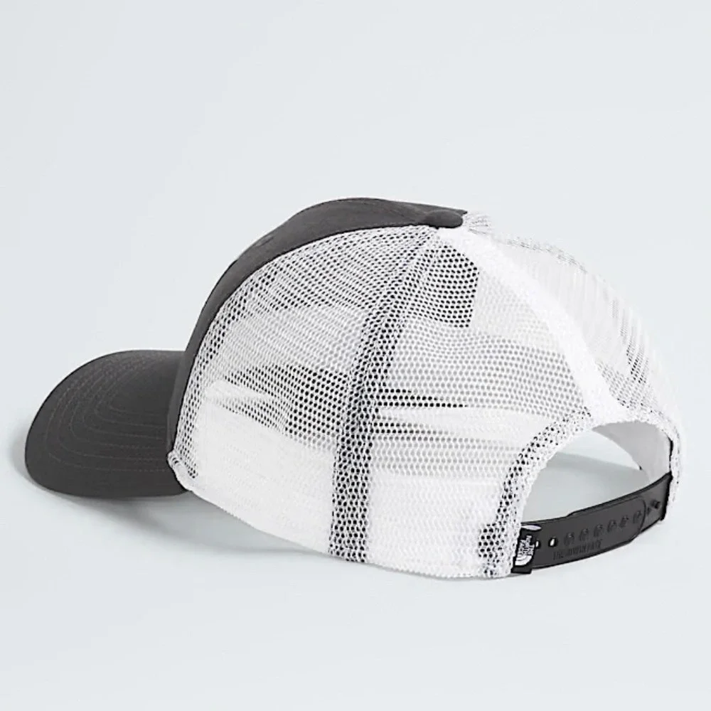 The North Face NEW Embroidered Mudder Trucker Hat Grey White Bear‎ Mountain Hat